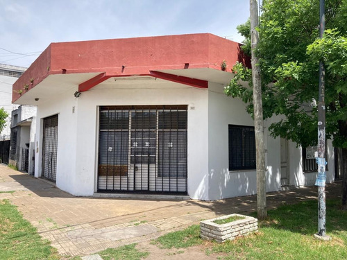 Casa En Venta Con 2 Locales