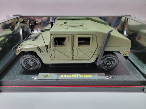 Auto A Escala 1/18 Hummer Humvee (Usado)