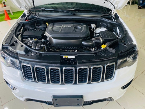 Imagen 15 de 15 de Jeep Grand Cherokee Laredo 4x4 2017