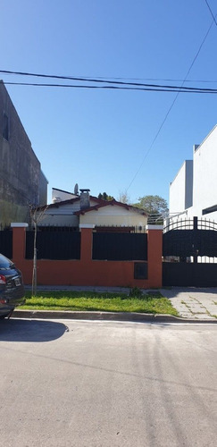 Venta . Strobel 4300. Casa A Reciclar Sobre Lote De 10 X 23.
