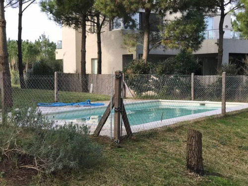 Casa En Venta Costa Esmeralda, Barrio Maritimo