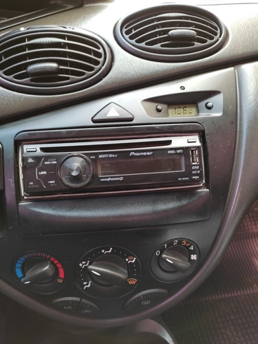 Imagem 4 de 9 de Ford Focus 2008 1.6 Gl Flex 5p