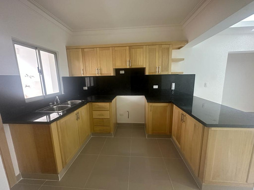 Apartamento En Venta En Sto. Dog. Norte 2 Nivel