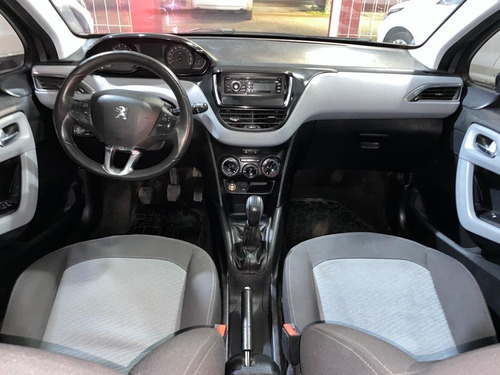 Imagen 11 de 15 de Peugeot 208 1.5 Allure 2013 43.000kms