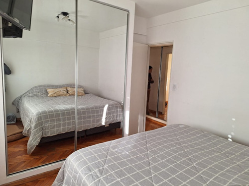 Dueño Directo Vende 3 Ambientes En Parque Chacabuco, Muy Luminoso