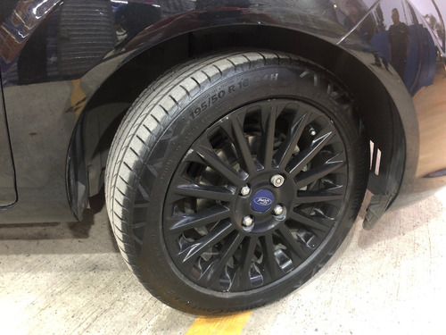 Ford Fiesta Kinetic 1.6 Titanium 2015