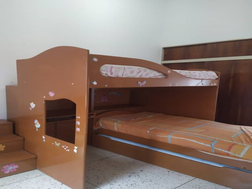 Imagen 26 de 30 de Casa En Venta - Urb Colinas De Los Ruices- Yvelisse Herrera Asesor Inmobiliario Re/max Vip Lpg 04241767041