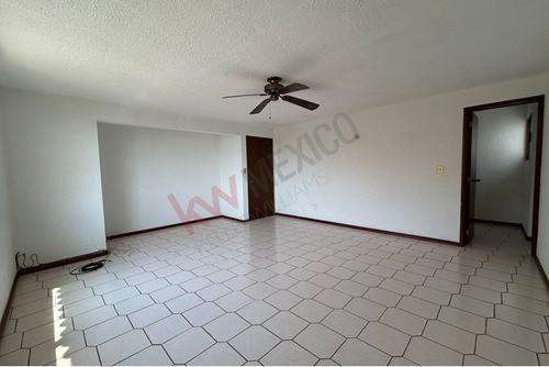 Amplia Casa En Venta En Loma Dorada Con Vista A Los Arcos