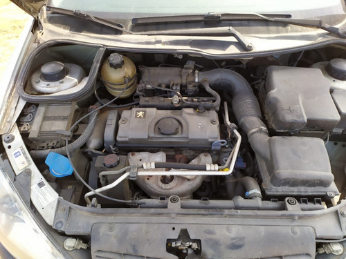 Imagem 3 de 4 de (18) Sucata Peugeot 206 1.4 2005 (retirada Peças)
