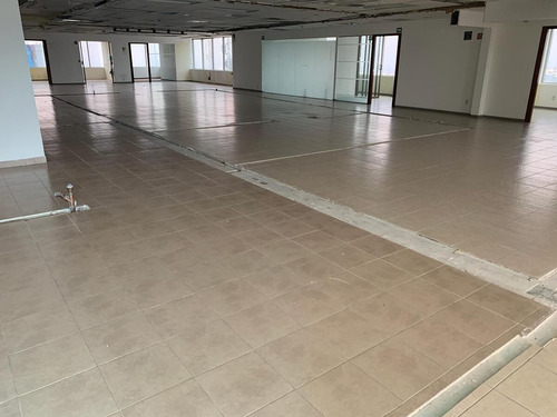 Oficina Acondicionada En Renta, Lomas Altas