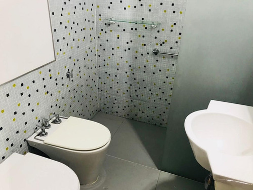 2 Dorm, Comodín Y Cochera Incluida Pleno Centro!