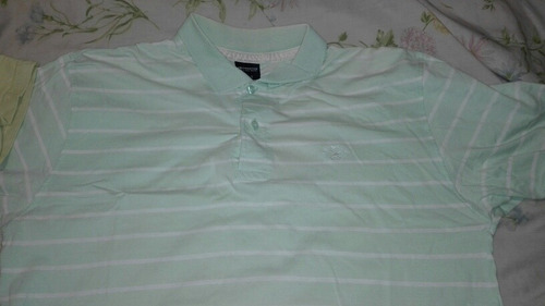 Remera Levis M Con Mancha Y Chomba Kevingston L C Agujero