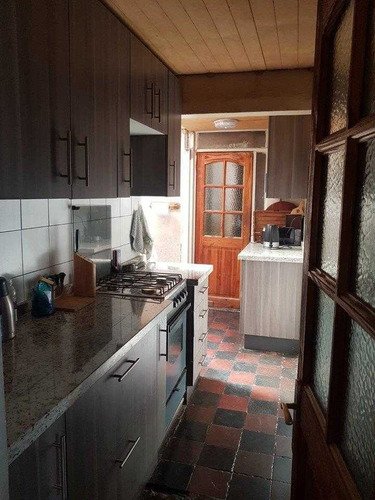 Casa En Barrio Residencial Para Remodelar, Gran Terreno