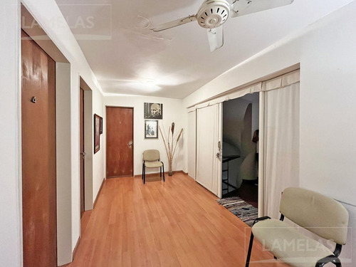 Venta Oficina En Edificio Consultorios Barrio Martin Rosario