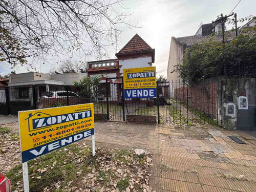 Chalet En Venta En Castelar Sur