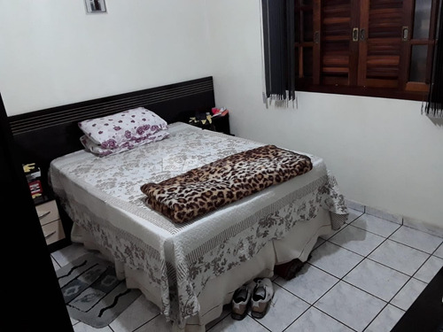 Imagem 11 de 15 de Casa Em Via Publica Em Parque Jaragua - Taubaté - 474