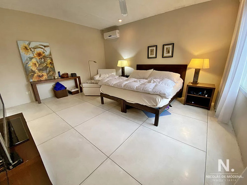 Casa En Venta E De 5 Dormitorios En La Barra , Punta Del Este , Maldonado