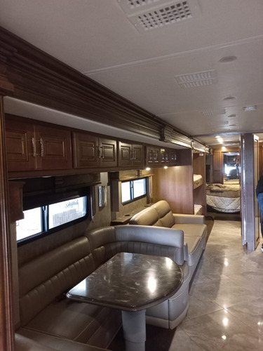 Imagen 5 de 13 de Motorhome Fleetwood Discovery 2014
