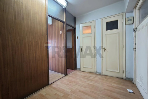 Oficina 31 M² | Balcón | Frente Tribunales