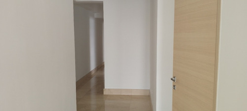 A281 - Apartamento De Lujo En Alquiler En Santo Domingo | 190 M² | 3 Habitaciones | Línea Blanca Y Aires | $2,500 Usd | #foxpiantini