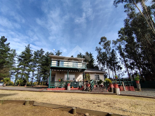 Casa En Venta De 4 Dorm. En Algarrobo