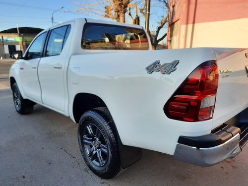 Toyota Hilux 2.8 Cd Sr 177cv 4x4