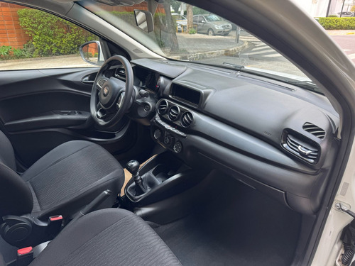 Fiat Cronos 1.3 Flex 4p