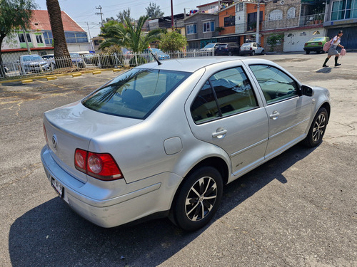 Volkswagen Jetta 2.0 At