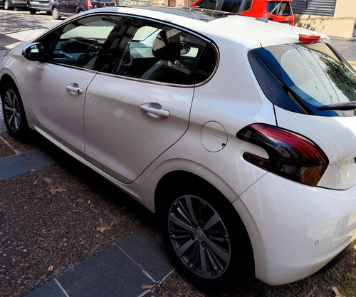 Peugeot 208 1.6 Feline Tiptronic
