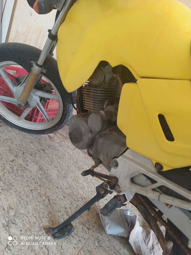 Imagem 5 de 10 de Honda Strada 200