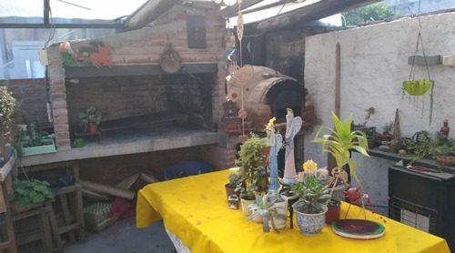 Venta Casa.union. 4 Dormitorios,2 Baños, Cochera, Barbacoa.