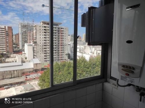Departamento De 2 Ambientes Sobre Av Cabildo Al 2400 Piso Alto Con Vista Abierta