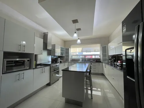 El Refugio Hermosa Casa Moderna En Venta 255 Terreno 310 Construcción