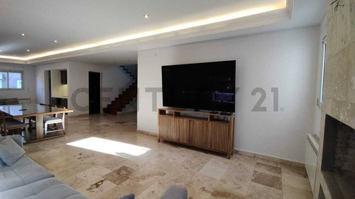 Casas En Venta En Hudson, 5 Dormitorios Con Pileta, Barrio Privado