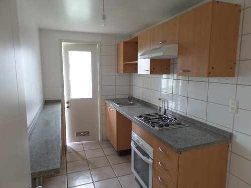 $560.000.- Se Arrienda Departamento Primer Piso
