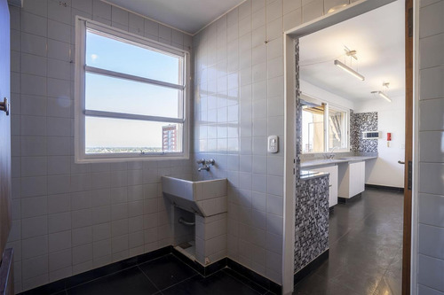 Venta Departamento 4 Amb Cochera Baulera Piso 11 Vista 360- Martinez