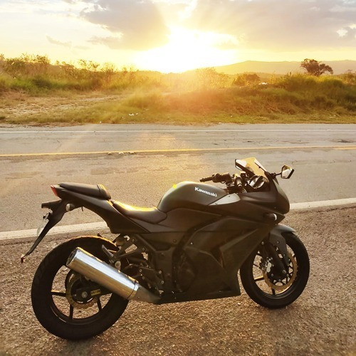 Imagem 1 de 3 de Kawasaki Ninja 250r Preto Fosca De Fábrica - Não Sou Loja!