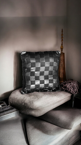 Almohadón Artemiza Estilo Libre Cuadrado 50 Cm Negro Cuadrados