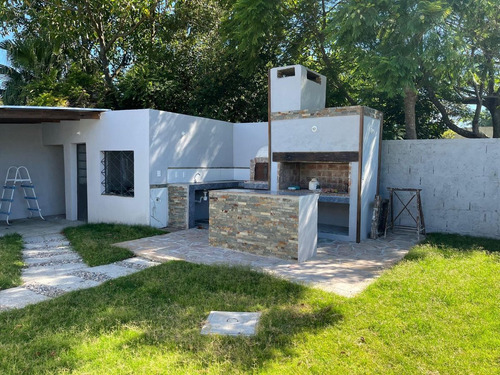 Casa Lomas Solymar Sur Dos Dormitorios Parrillero