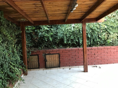 ¡espléndida Y Amplia Casa De 2 Pisos En Venta!