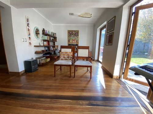 Casa En Venta De 3d, Gran Jardín Y Piscina En Providencia