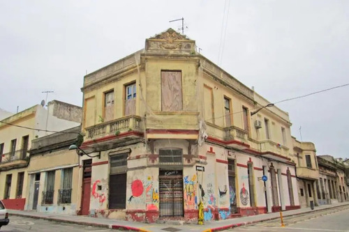 Apartamento De 2 Dormitorios En Ciudad Vieja