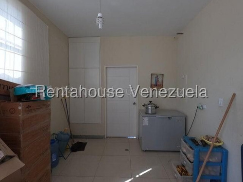 Venta Hermosa Quinta De Dos Plantas En La Zona Más Exclusiva Del Este De Barquisimeto Urb Colinas De Santa Rosa Rah Ve