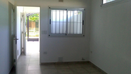 Imagen 7 de 14 de Casa Independiente En P.h. Al Frente.