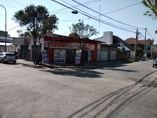 3 Locales, 2 Garage Y Terreno Libre