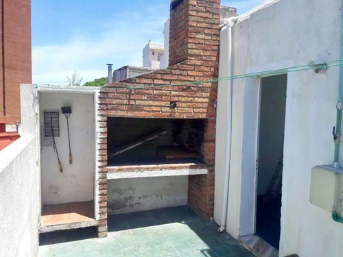 Casa De Altos - 2 Dormitorios - C/ Parrillero Y Garage - Buceo