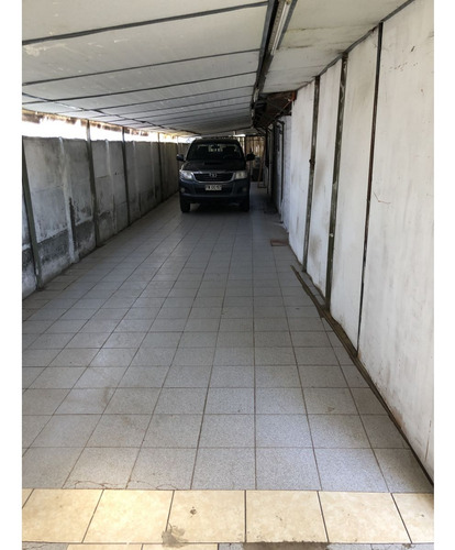 Vende Casa Con Terreno De 750 M2 - 3 Dorm, 2 Baños, Piscina