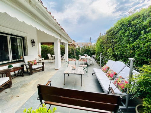 Venta De Casa 6 Dormitorios En Playa Mansa