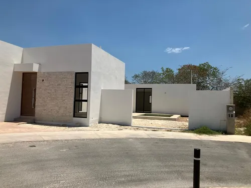 Casa En Venta Merida, Cholul En Privada, Modelo 210, 1 Piso, Entrega Inmediata.