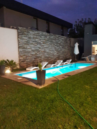 Casa En Venta Barrio Vista Pueblo